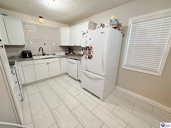 4th image of 12811 Edmonton Rd