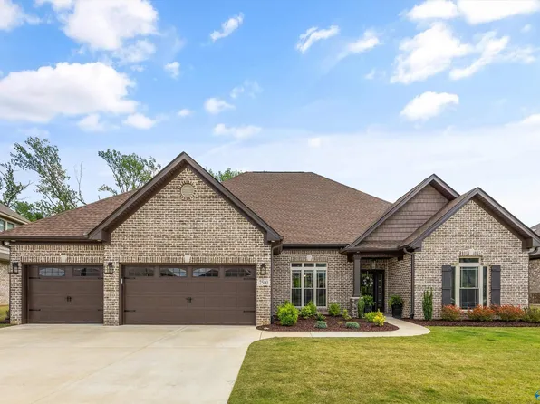7500 Flint Crossing Cir, Owens Cross Roads, AL 35763