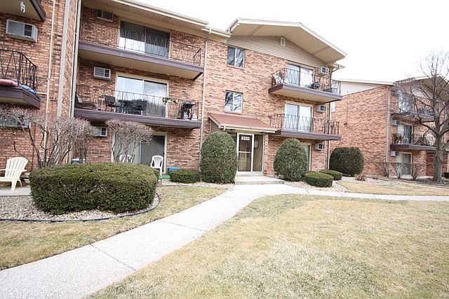1st image of 5333 Waterbury Dr #306