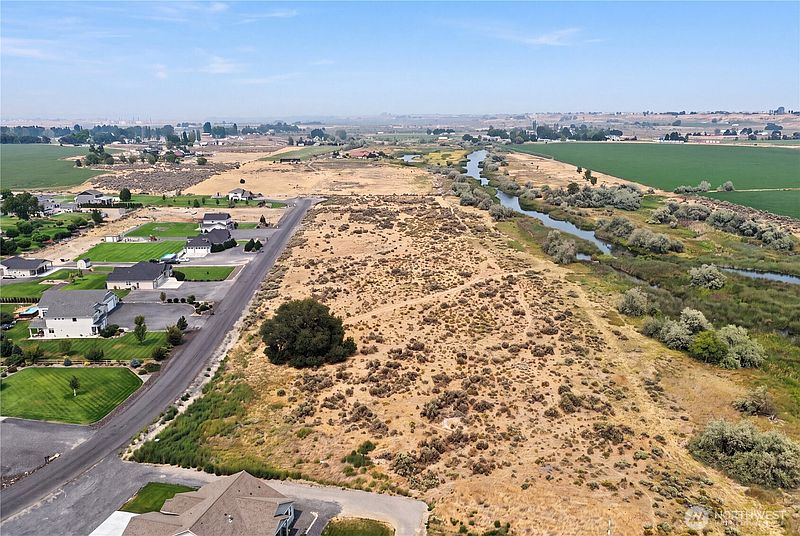 4th image of 5775 NE J.6 Road