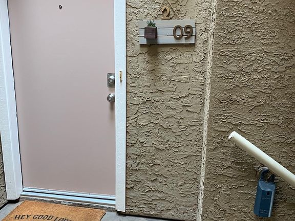 3rd image of 2035 S Elm St Unit 209