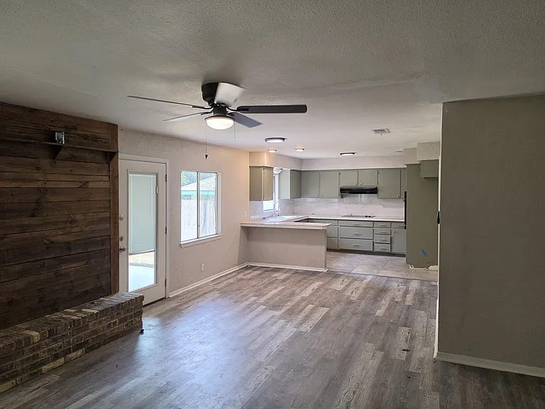 13714 Landmark Hl — Photo 3