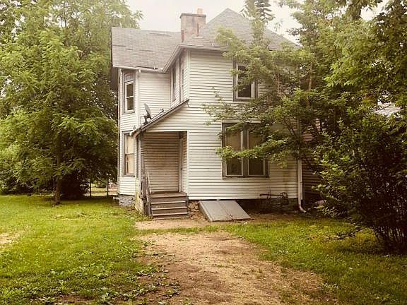 3rd image of 819 Oakwood Ave