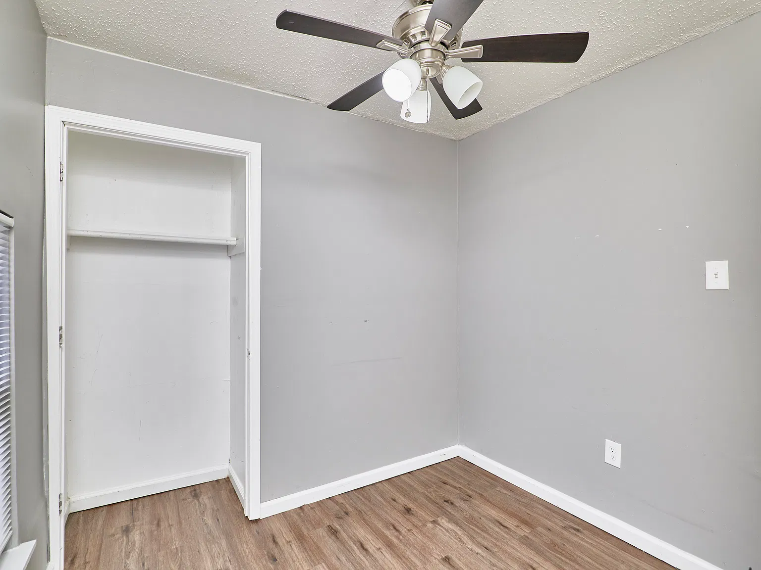 3 bed, 828 sqft, $1,850 — Photo 3