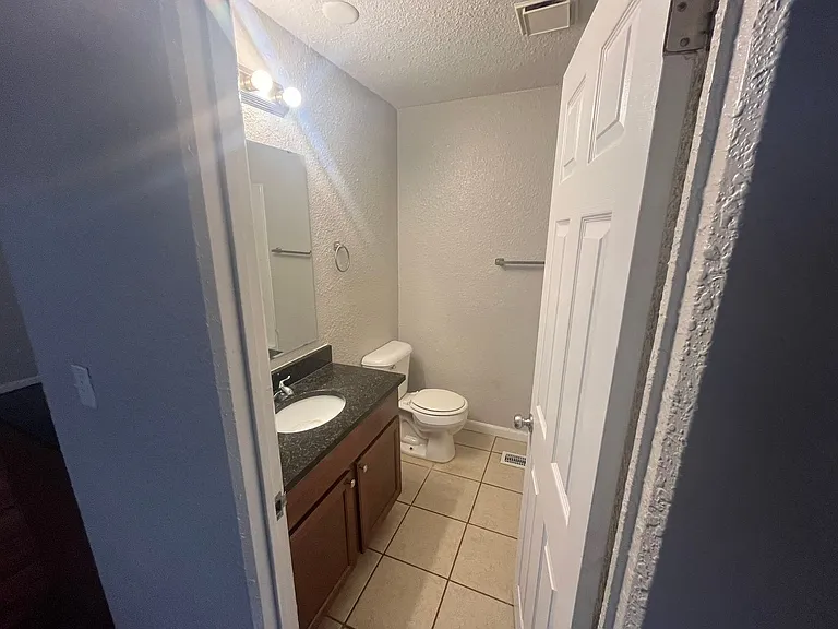 518 Hillsboro Ave — Photo 19