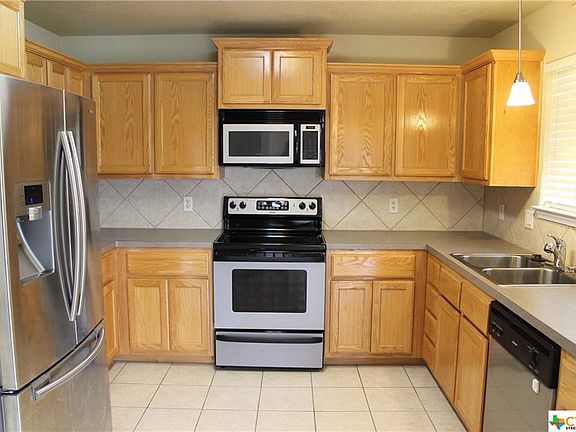 5th image of 3808 Foxglove Ln