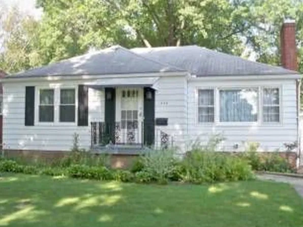 1034 Brown Ave, Galesburg, IL 61401