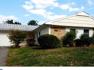 53 Earnshaw Ln, Willingboro, NJ 08046