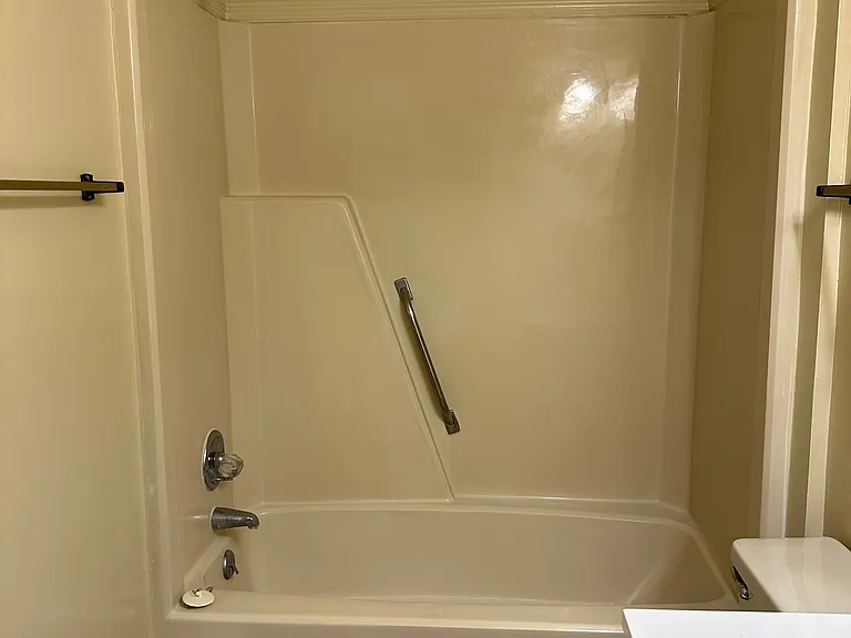 Upstairs full bath