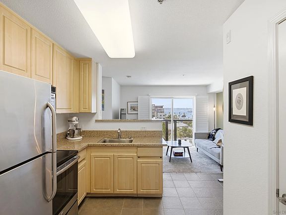 4th image of 1970 Columbia St Unit 400