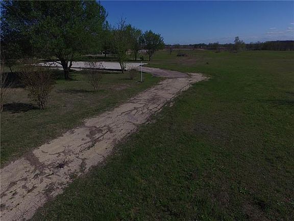 4th image of 1852 County Road 109
