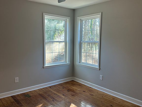5th image of 305 Westside Dr