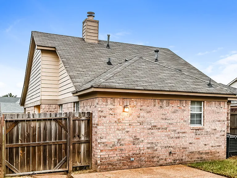 3542 E Regency Park Cir — Photo 16
