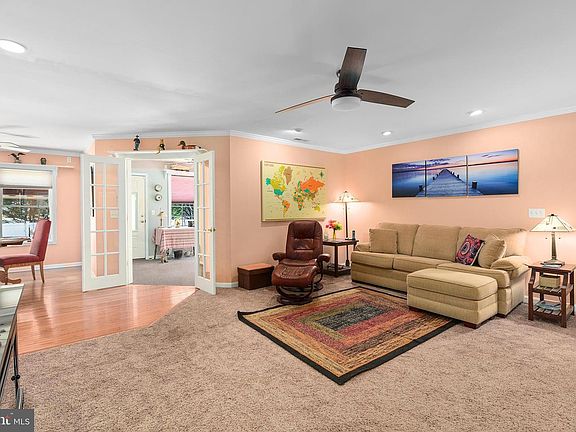 3rd image of 301 Sunnydale Ln