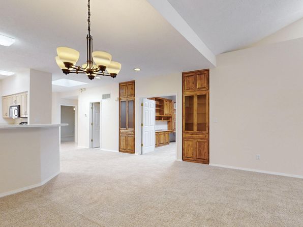 588 Eastlake Dr SE, Rio Rancho, NM 87124