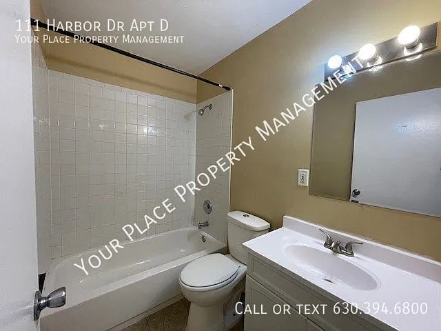 111 Harbor Dr #D — Photo 12