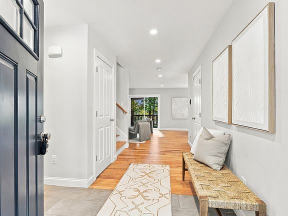 2nd image of 53 Cambridge St