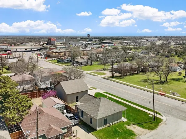 102 N Pacific St, Hutchins, TX 75141