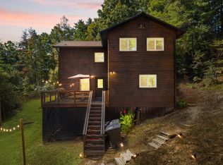859 Bethesda Mission Rd, Campton, KY 41301