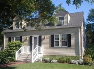 3 Oak Cir, Marblehead, MA 01945