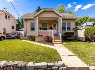 5703 Cedar Ave, Cincinnati, OH 45216