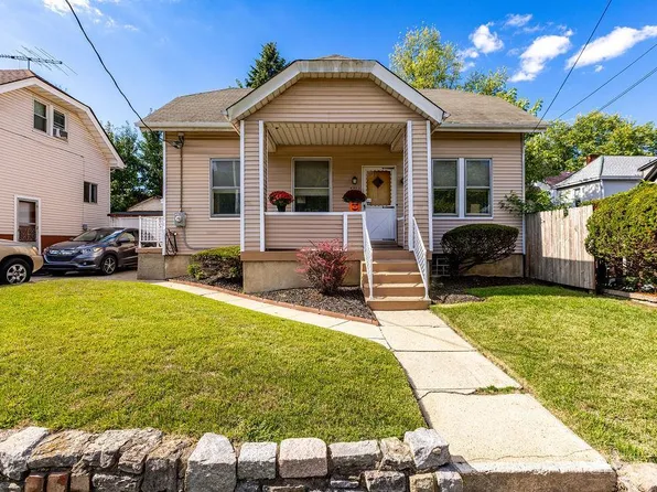 5703 Cedar Ave, Cincinnati, OH 45216