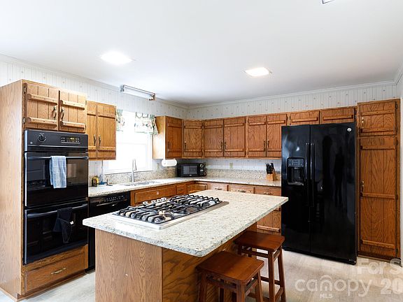 3rd image of 4461 Summerlin Pl