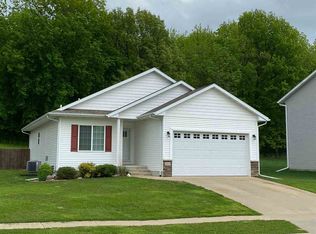 2034 Mackinaw Dr, Iowa City, IA 52245