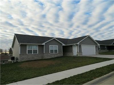 2024 Sky Blue Dr, Dubuque, IA, 52001