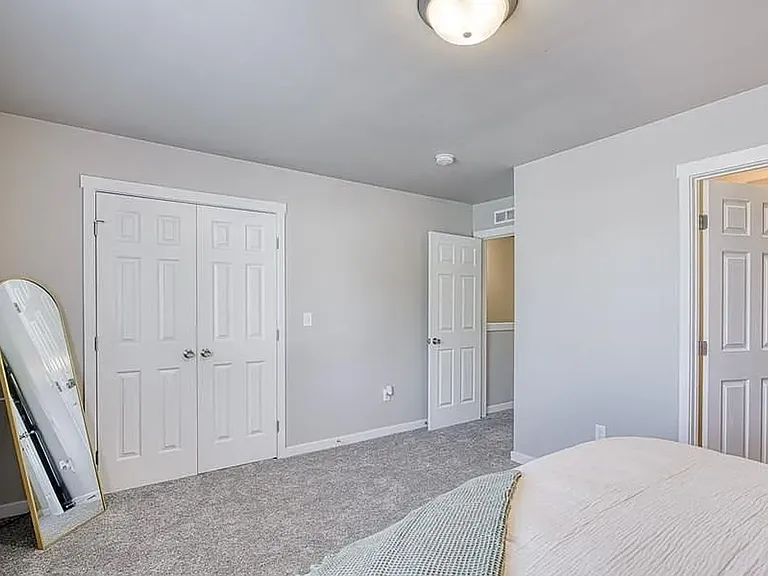 2015 Lawrence Ln #2006 — Photo 32