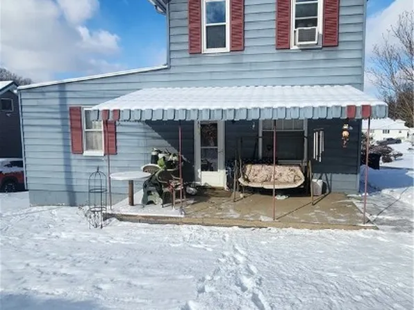 1176 Hancock Ave, Vandergrift, PA 15690