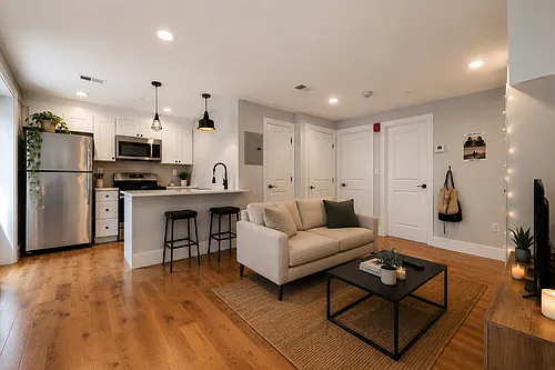 143 Everett St Photo 1