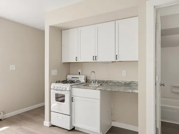 720 E Saint Paul Ave APT 6, Waukesha, WI 53188