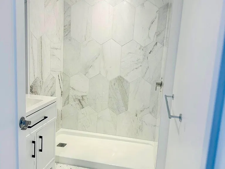 412 Main St #3 — Photo 11