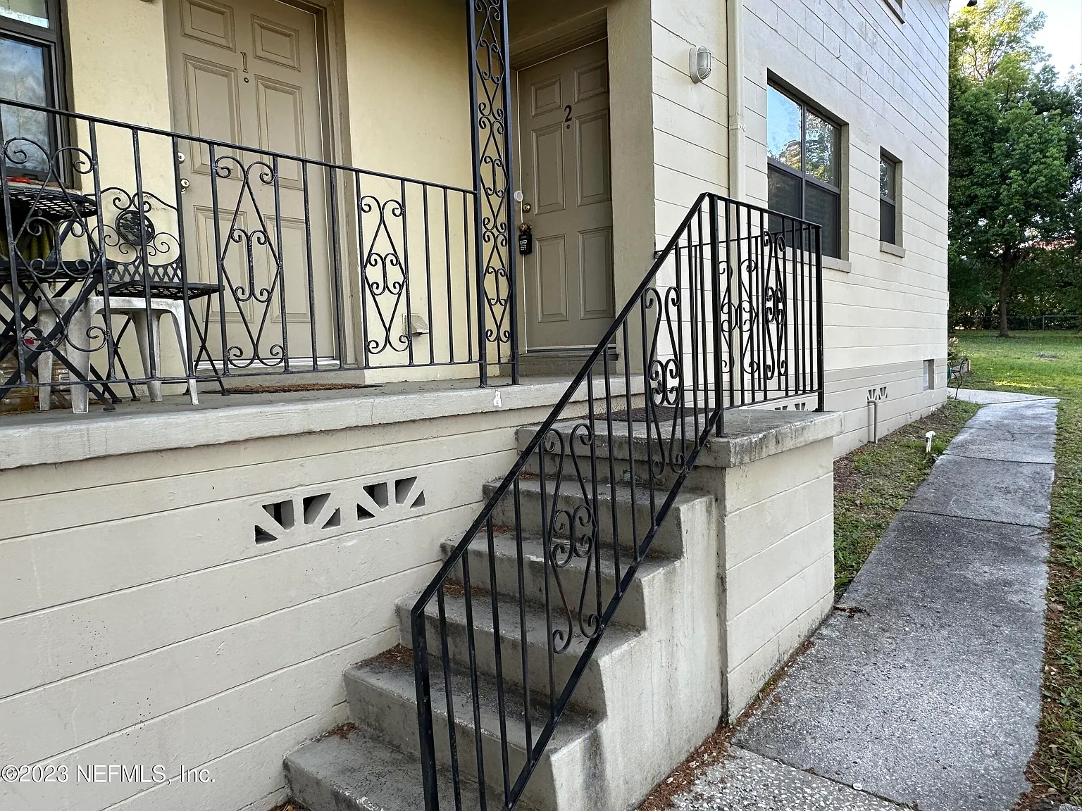 1 bed, 1.0 bath, 600 sqft, $900 — Photo 1
