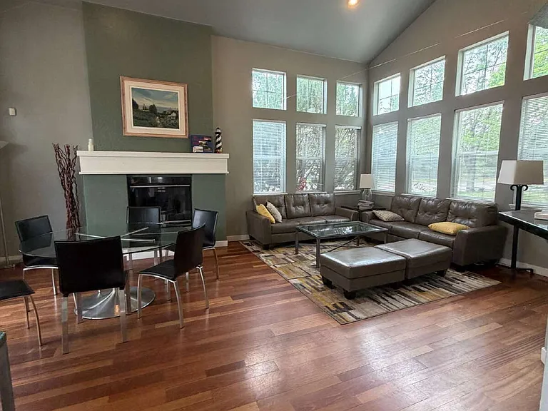 1011 S Valentia St #104 — Photo 28
