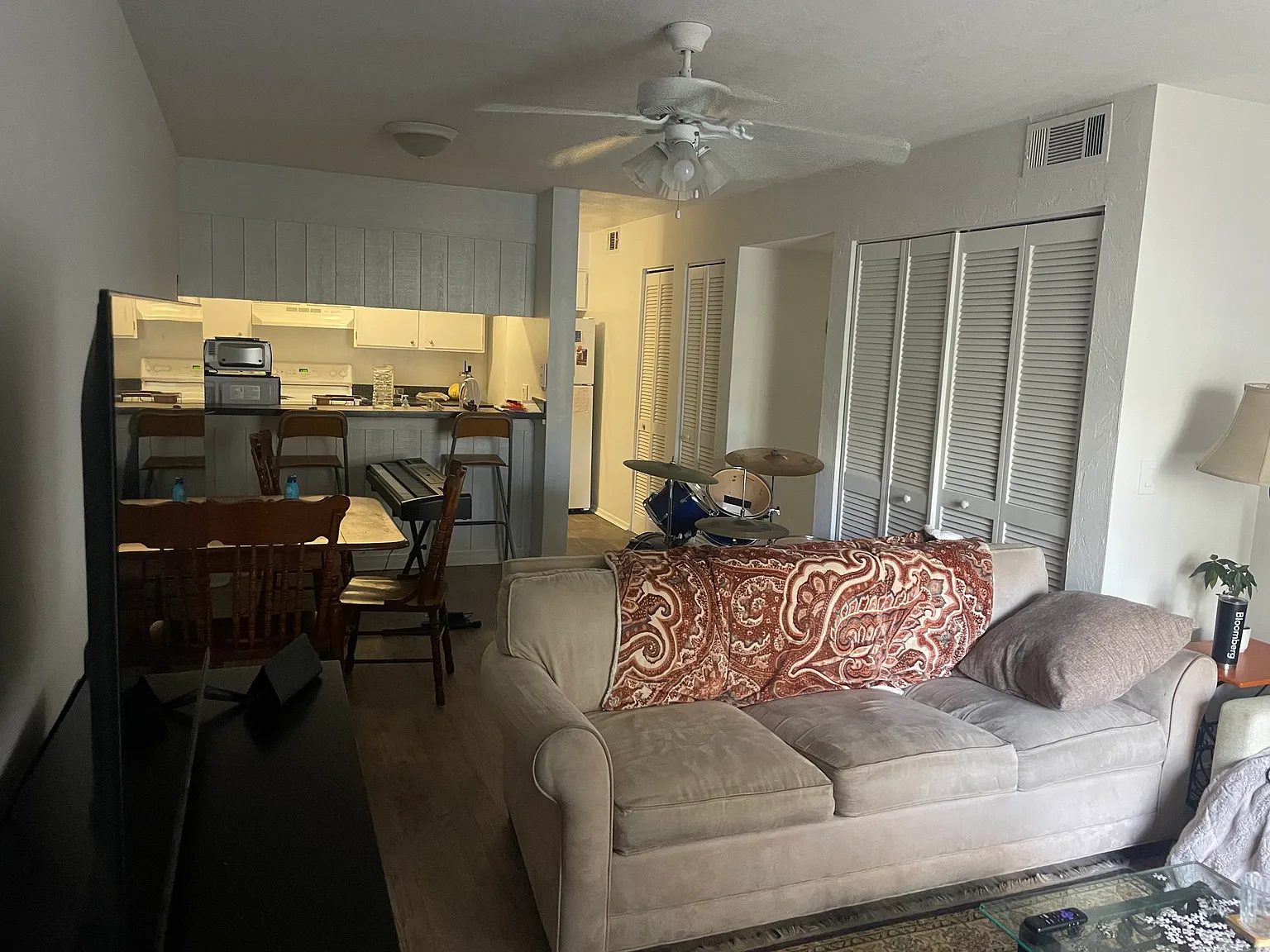 2 bed, $718 — Photo 1