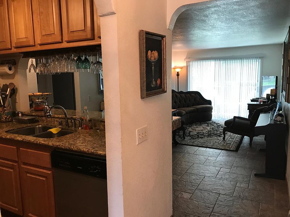 1st image of 305 E Surfside Dr
