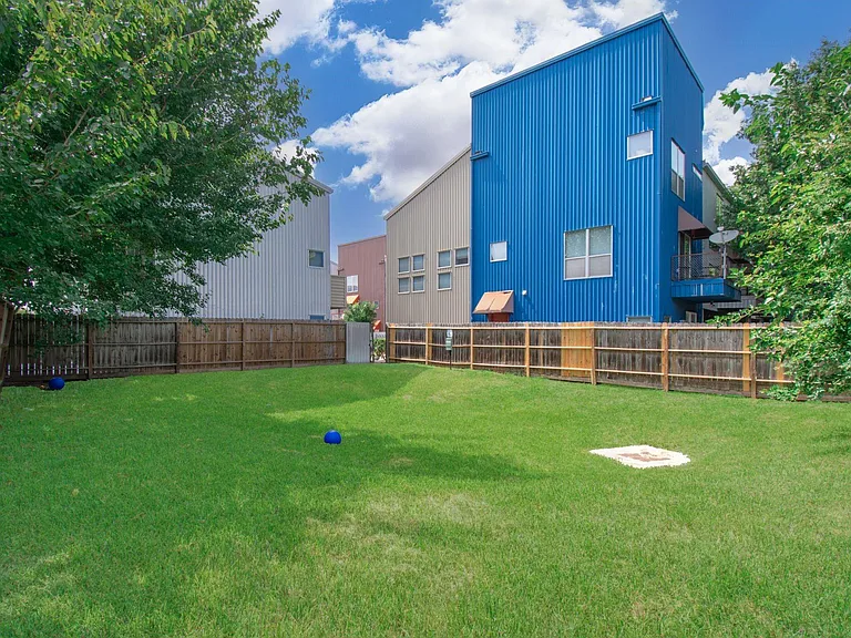 6916 Yellowstone Way Dr — Photo 35