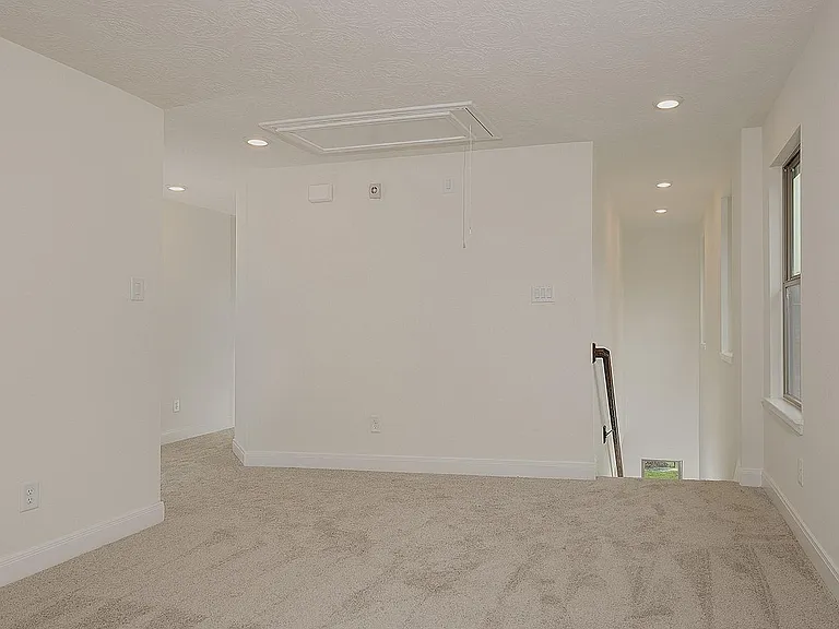 27646 Mesabe Dr — Photo 14