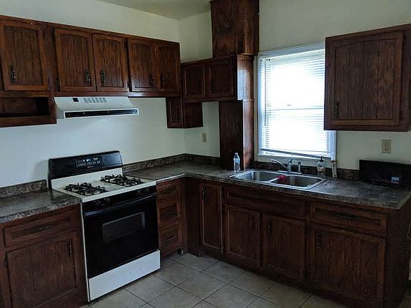 2nd image of 1517 Blaisdell St