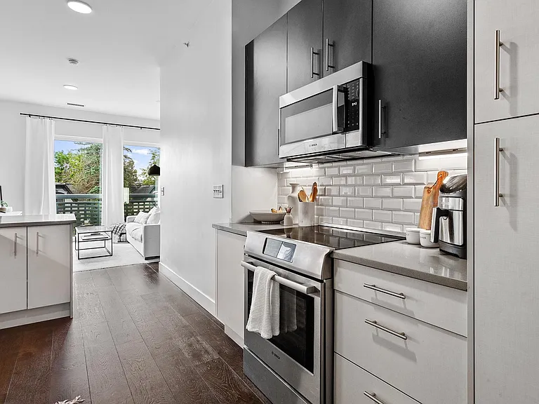 2525 Arapahoe St #310 — Photo 8