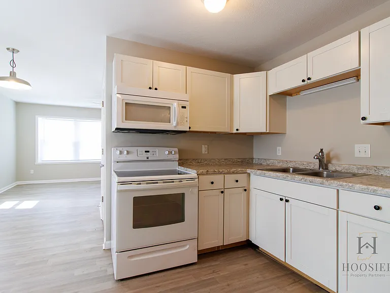 5838 Greenfield Ave — Photo 8
