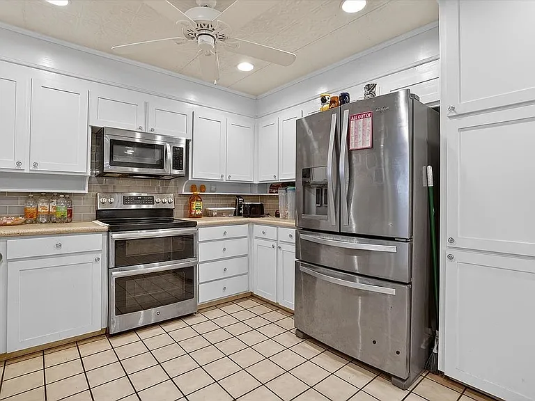 834 S Ridgeway Dr — Photo 5