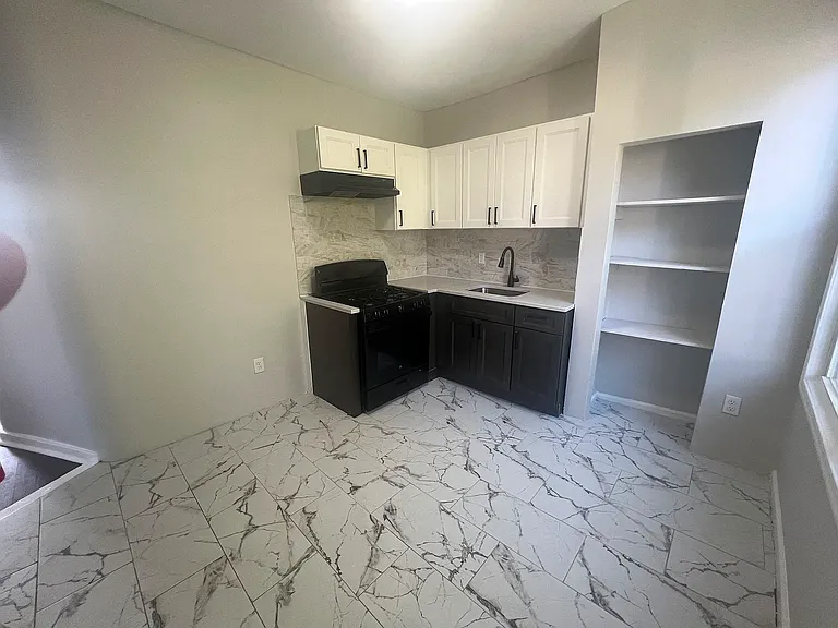 270 Summer St #3R — Photo 2