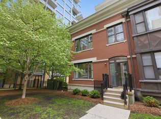 1323 S Indiana Pkwy, Chicago, IL 60605