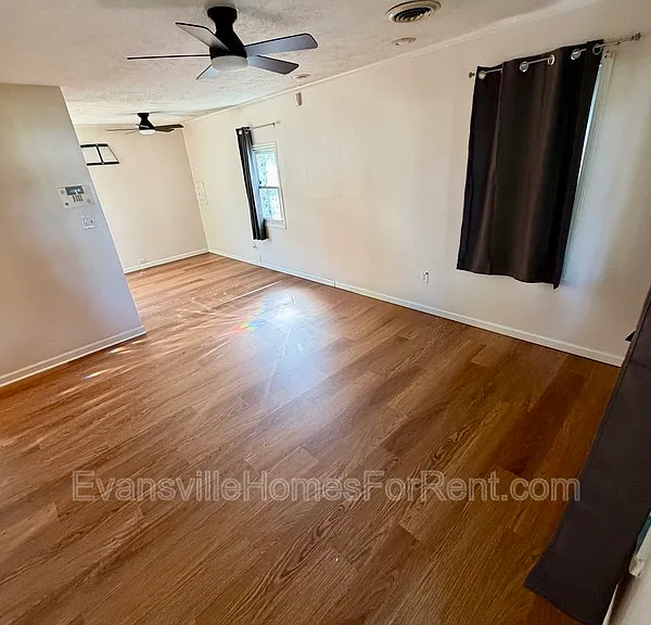 1604 Marbo Ave — Photo 2