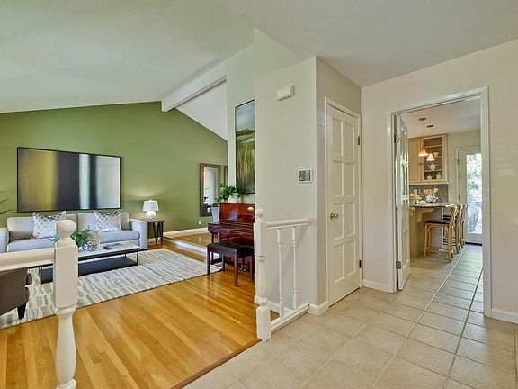 5th image of 743 Bamboo Dr