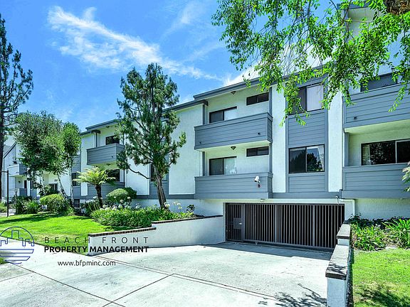 3rd image of 12314 Moorpark St APT 206