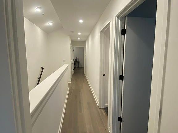 2nd image of 1931 E 41st St #22